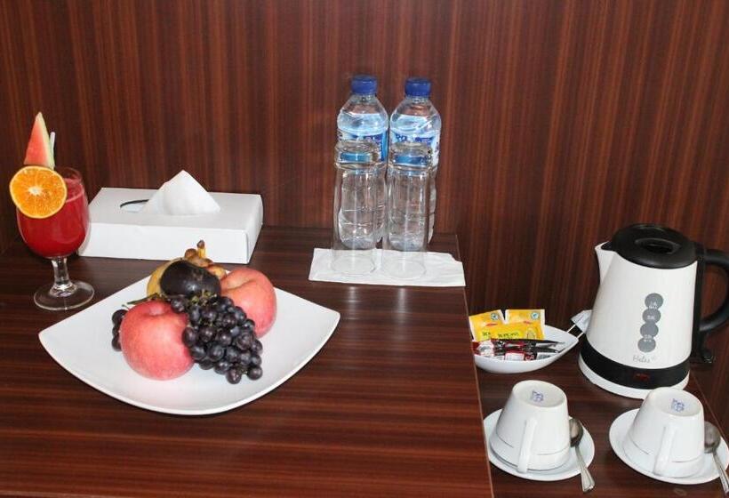 Номер Deluxe, Mariat Sorong