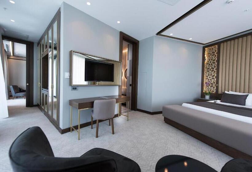 مجموعه ویستا شهر, Ramada Plaza Hotel & Spa Trabzon