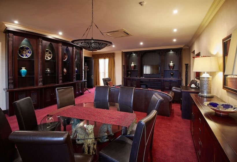 Президентский Люкс, Royal Elephant Hotel & Conference Centre
