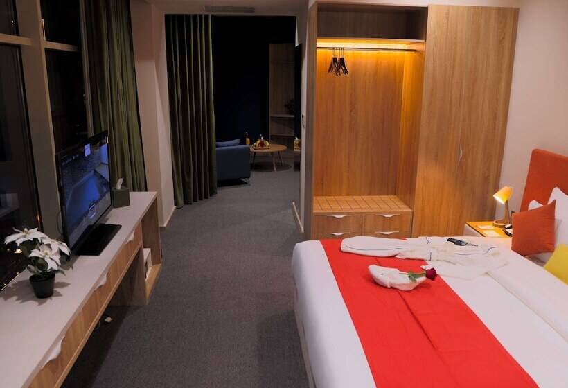 Полулюкс, Novotel Suites Riyadh Centre