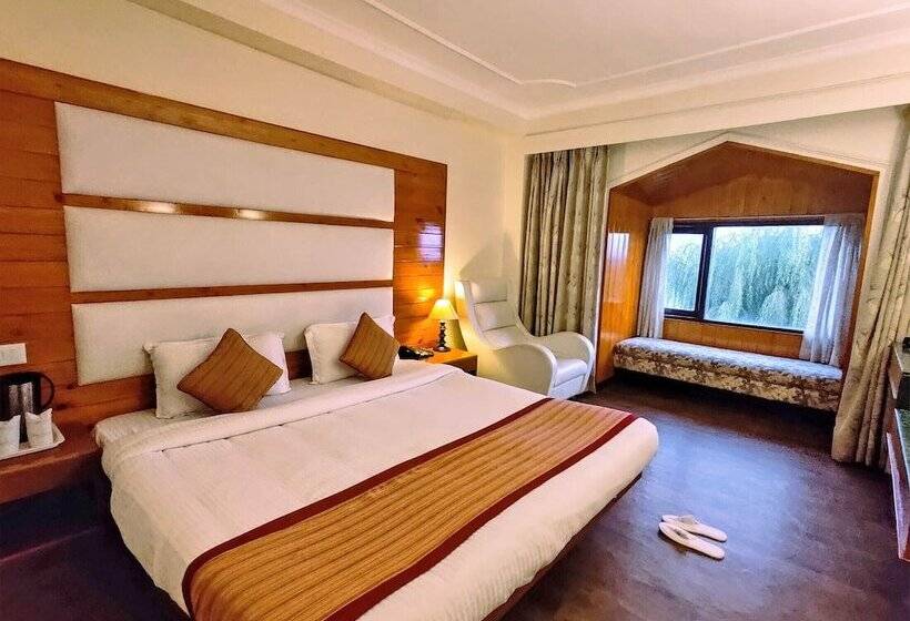 شقة ديلوكس غرفة واحدة, Royal Jardin Whistling Pines Resort