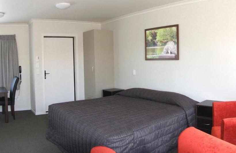コンフォートルーム, Brooklyn Motor Lodge