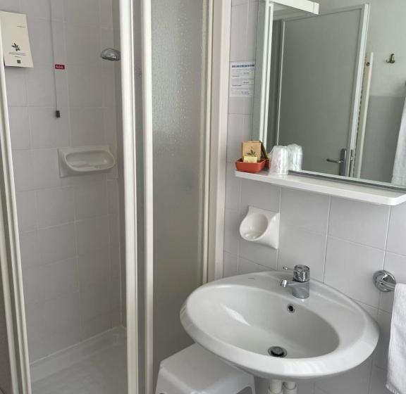 Superior room with lake view, Al Caval