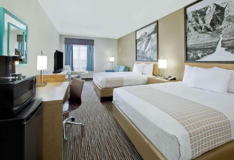 חדר סטודיו סטנדרד, Spark By Hilton Midland South