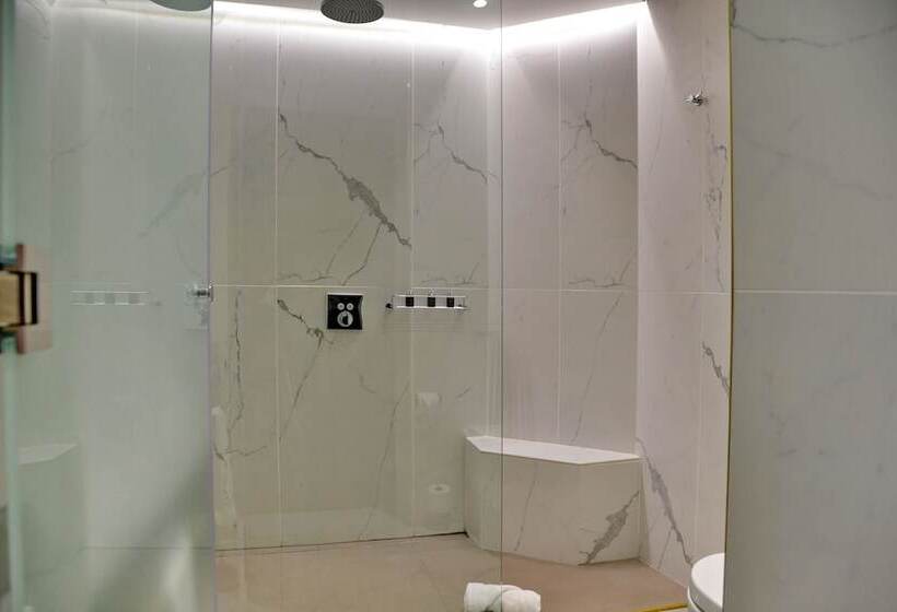 Люкс Вид на Сад, Apogee Boutique Hotel & Spa