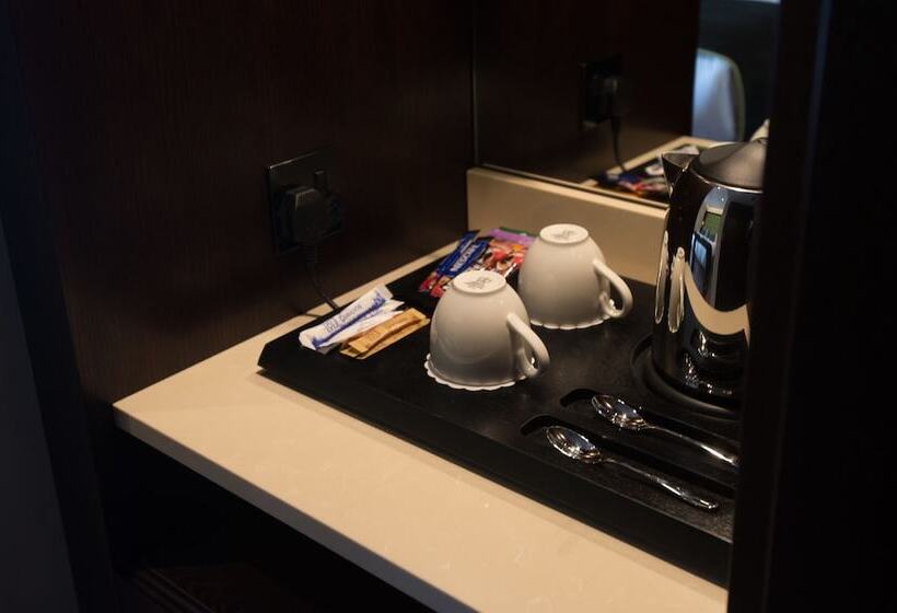 Superior Oda, St George S Hotel   Wembley