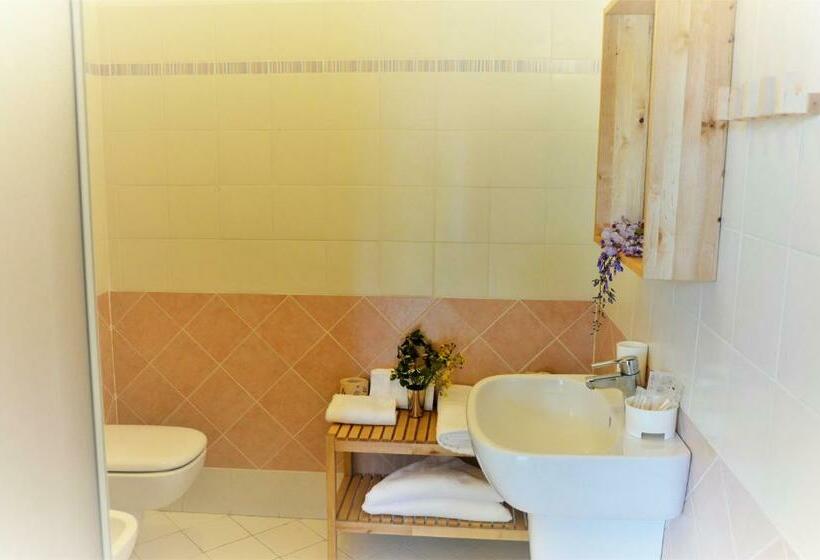 اتاق استاندارد, Baia Etrusca Resort