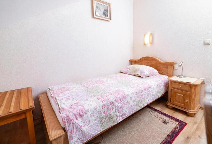 اتاق استاندارد یک نفره, Guesthouse Močivnik