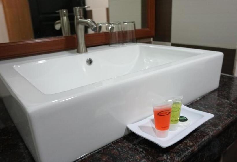 Семейный Номер Deluxe, De Baron Resort