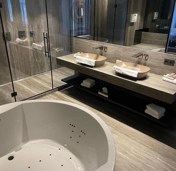 Люкс Повышенной Комфортности, Van Der Valk Hotel Mons Congres & Spa