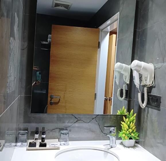 اتاق پرمیوم, Suba Elite Vadodara