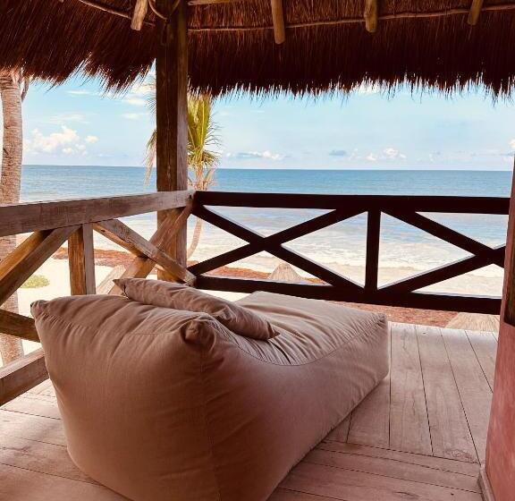 Quarto Quadruple Standart com Varanda, La Conchita Tulum