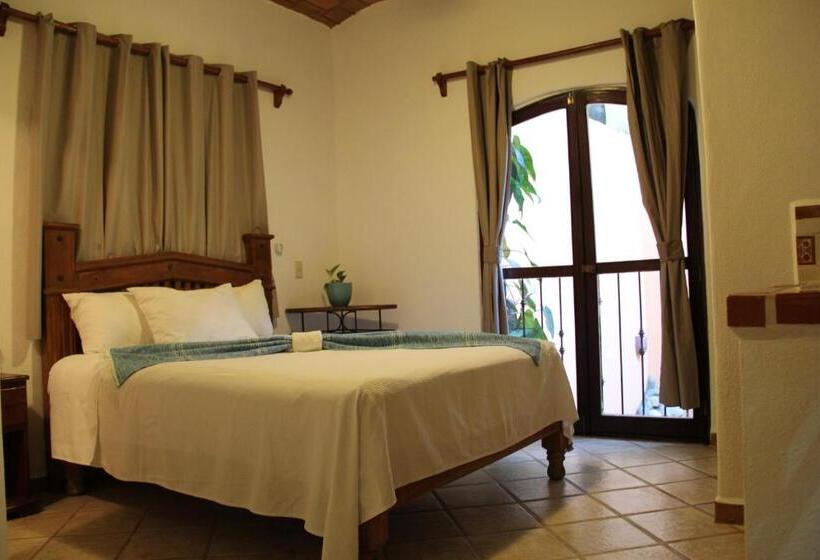 إستديو قياسى مطل على حمام السباحة, Villas Vista Suites Sayulita