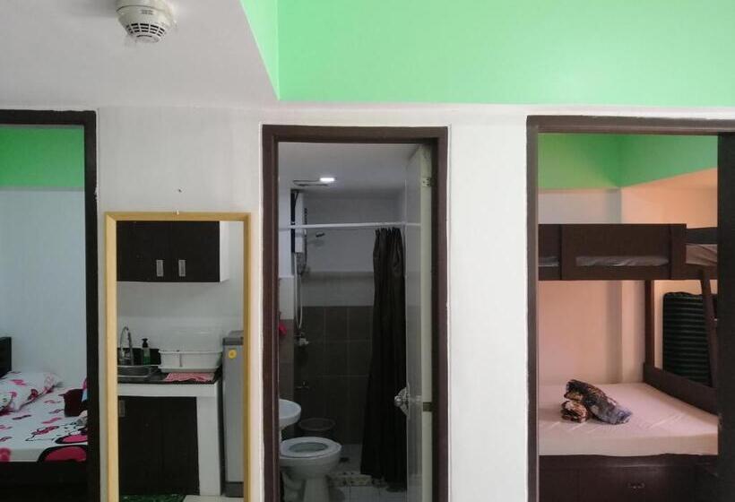 Апартаменты 1 Спальня с Балконом, Condominium Ec Accommodation