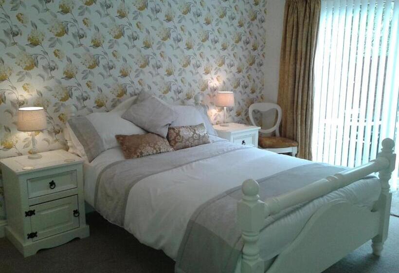 شقة غرفتين, Bancroft Apartment