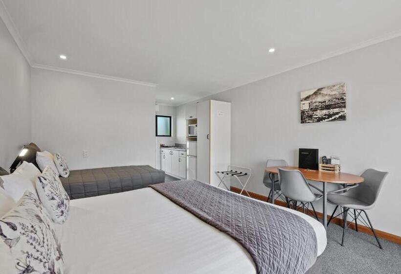 Студия Стандарт, Hanmer Springs Scenic Views Motel