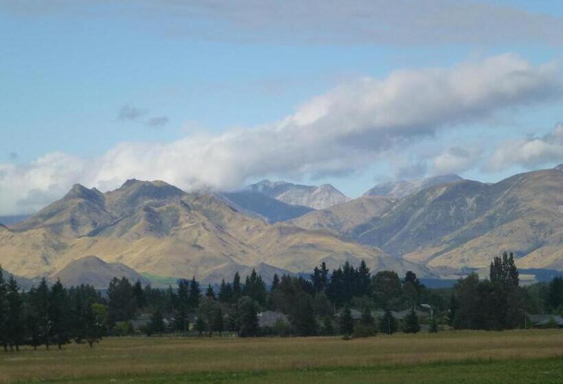 Студия Стандарт, Hanmer Springs Scenic Views Motel