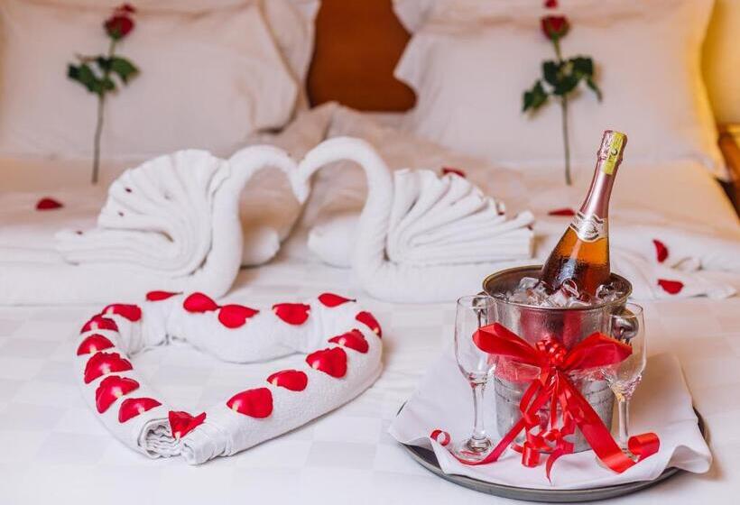 سوییت لوکس, Alba Hotel Meru