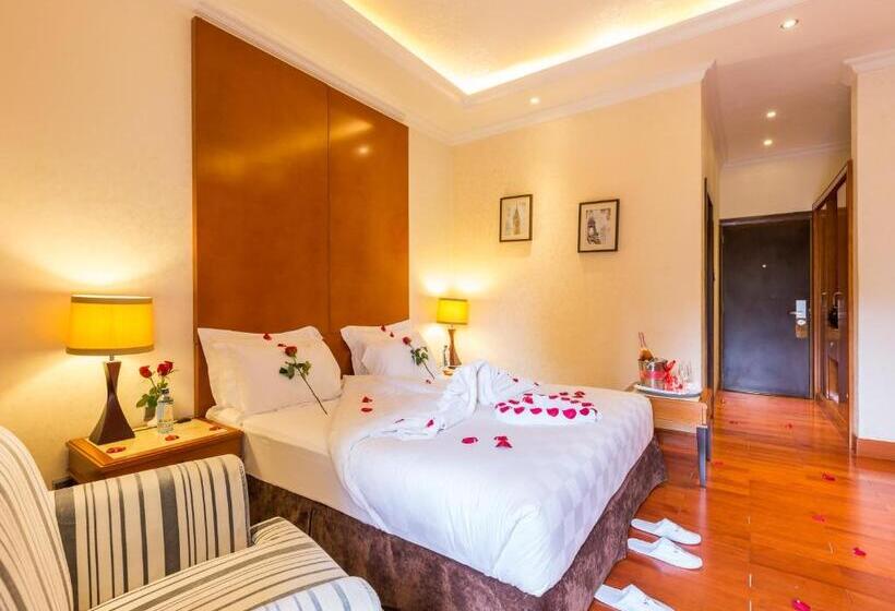 سوییت لوکس, Alba Hotel Meru