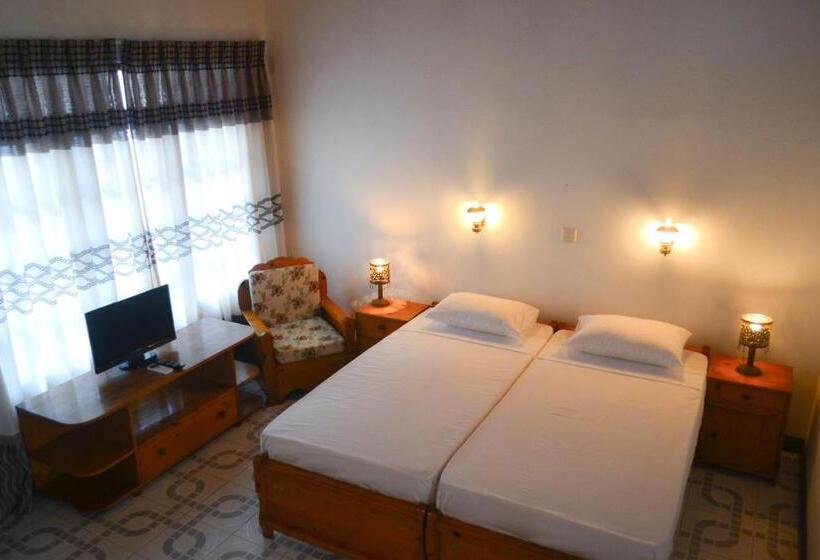 Quarto Estandar com Sacada, Thai Lanka