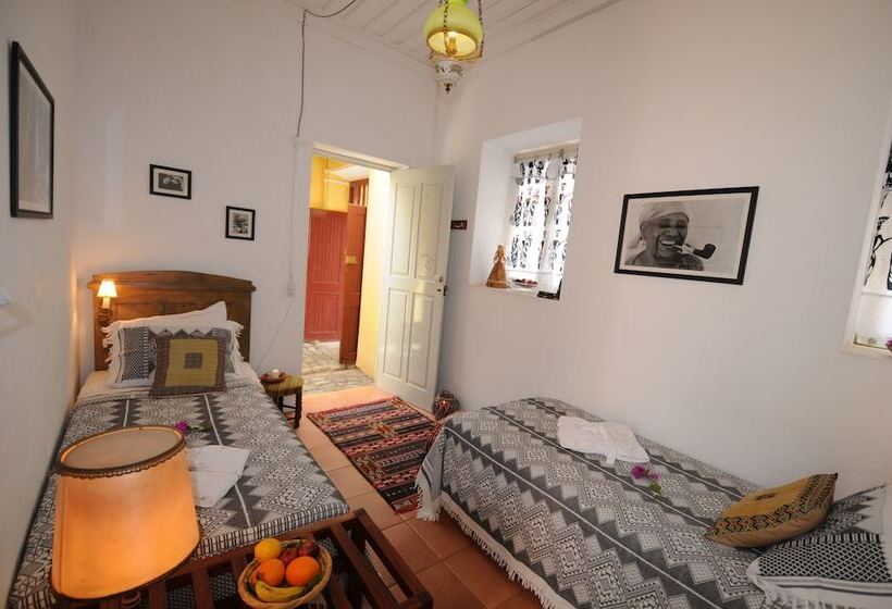 اتاق استاندارد, The Colonial Guest House