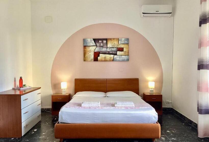 带共用浴室的标准房间, Gardenia Rooms