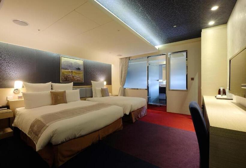 اتاق لوکس سه تخته, V One Vogue