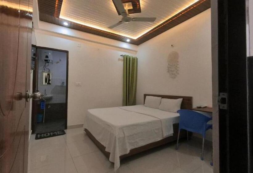 Номер Deluxe, Goroomgo Satya Dehradun