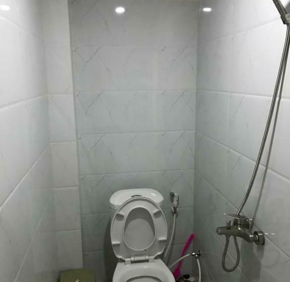 اتاق استاندارد, Hoang Anh