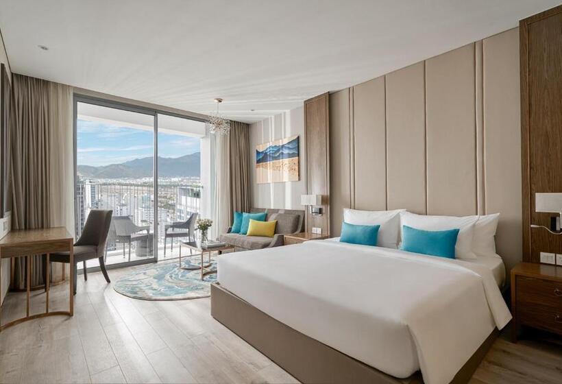 اتاق لوکس با بالکن, Capital Panorama Apartment