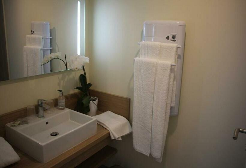 Номер Стандарт, Brit Hotel Montargis