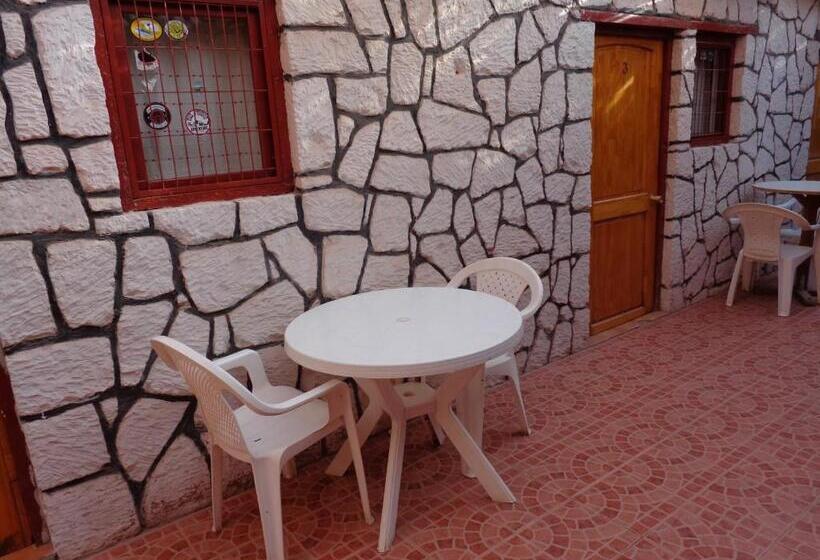 스탠다드 4인용 룸 공용 욕실, Hostal Restaurant Chiloe