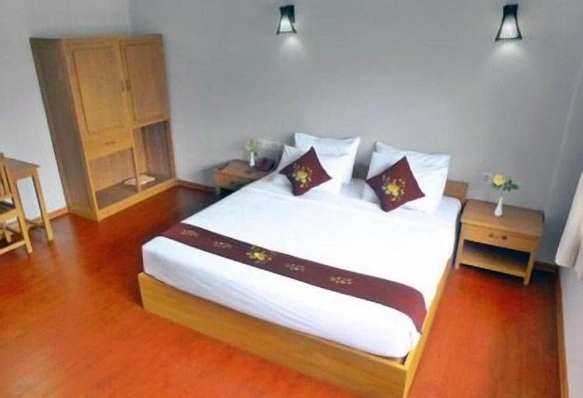 اتاق لوکس, Golden Lotus Inle