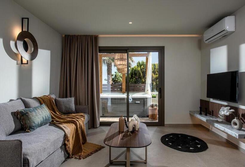 سوئیت با چشم‌انداز دریا و هیدروماساژ, Everest Apartments And Suites