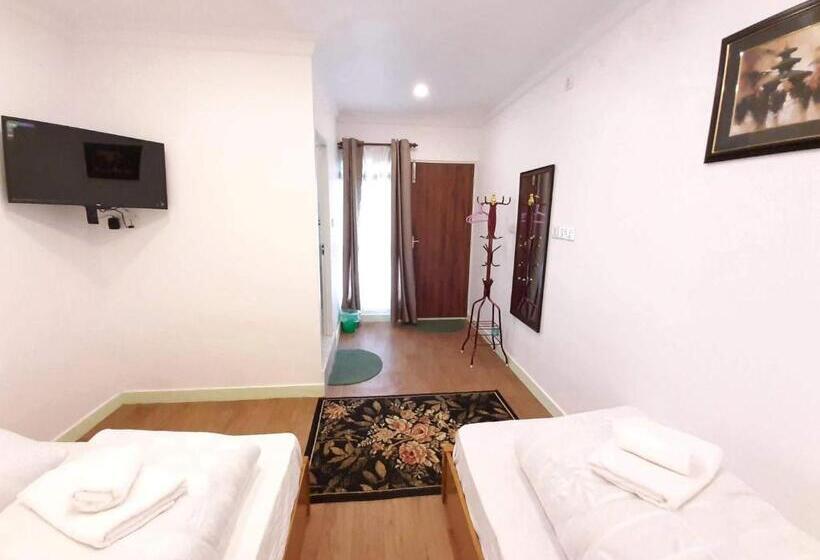 اتاق استاندارد, Shakya House