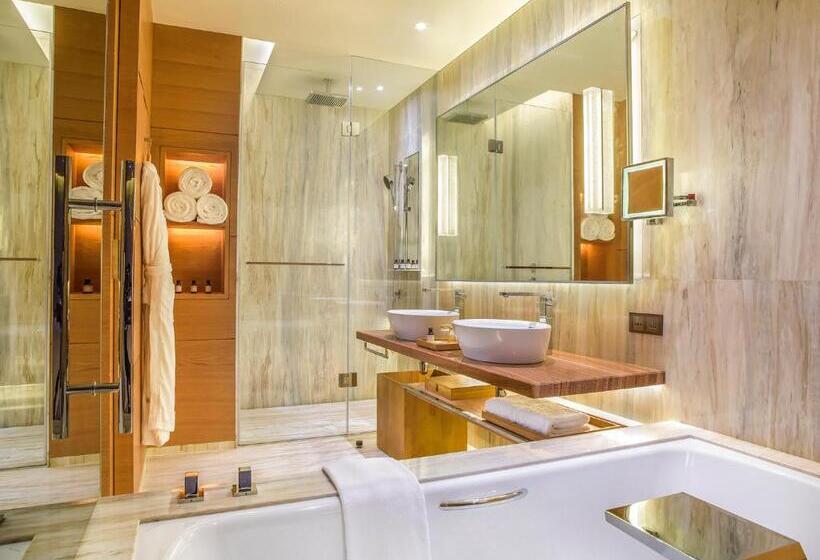 اتاق لوکس با تخت بزرگ, Park Hyatt Guangzhou
