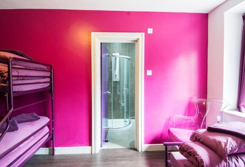 Quarto Quádruplo Estandar, Safestay London Kensington Holland Park