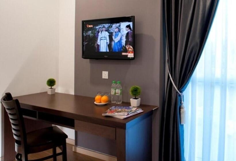 Premium Family Room, Big Orange
