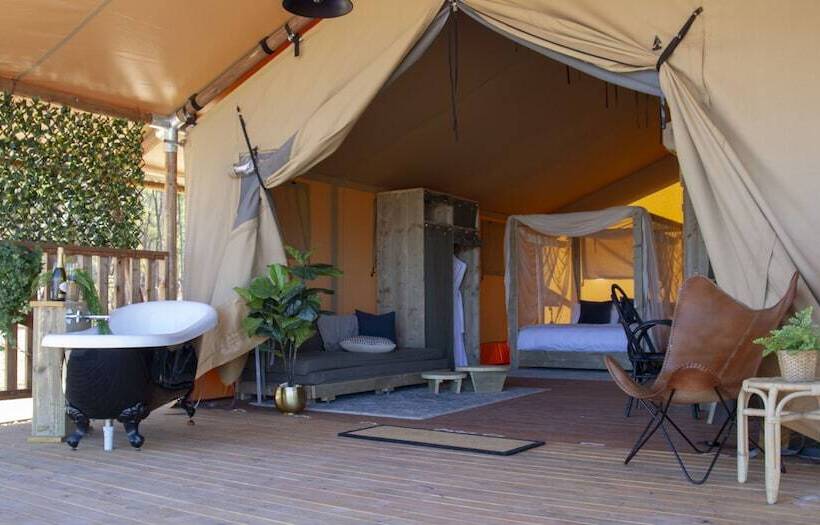 Standard Tent, Balgownie Estate Bendigo