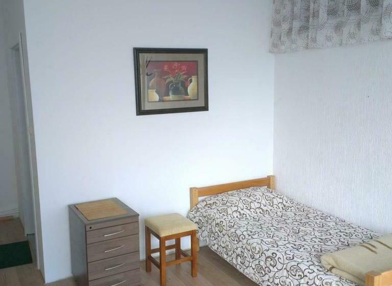 اتاق استاندارد چهار تخته, Majska Rosa