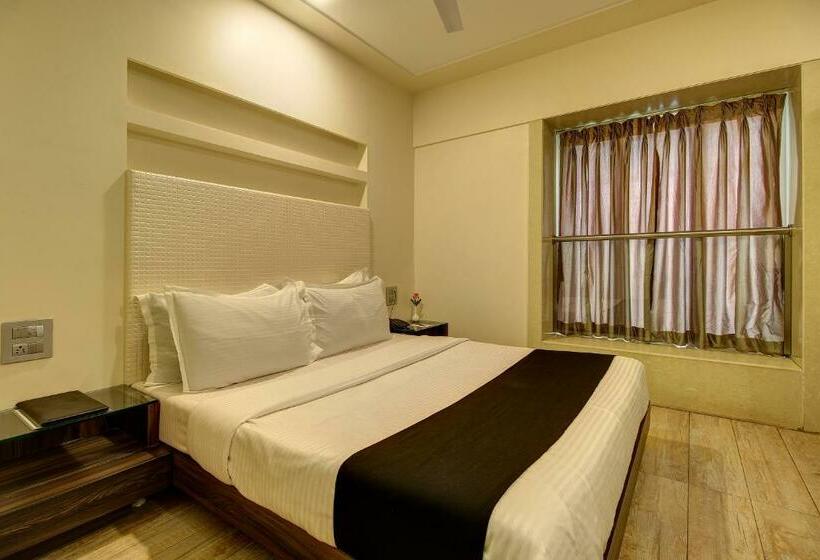 Quarto Estandar, Mumbai House Juhu, Santacruz West, Mumbai