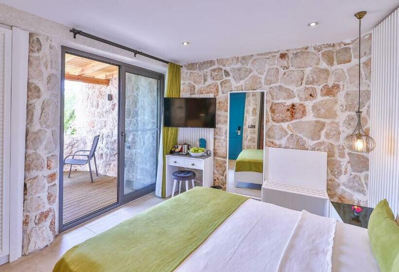 اتاق استاندارد با بالکن و چشم‌انداز دریا, Jasmine Otel
