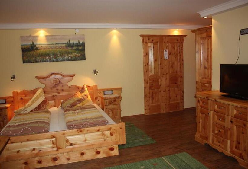 Семейный Номер, Gasthof Gosausee