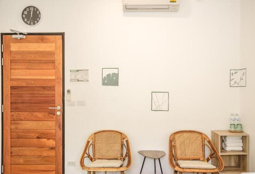 스탠다드 룸 공동 욕실, The Dearly Koh Tao Hostel Padi 5 Star Dive Resort