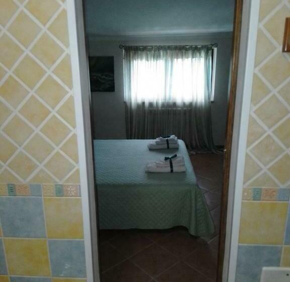 Номер Стандарт Трехместный, B&b Marinella