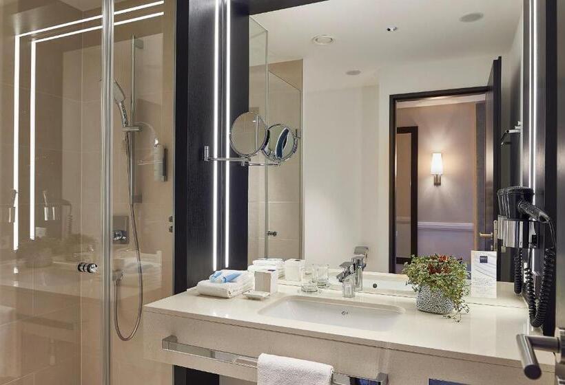 Полулюкс Вид на Сад, Dorint Hotel Frankfurt/oberursel