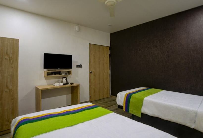 اتاق استاندارد, Treebo Grand Lotus   3 Km From Textile Market