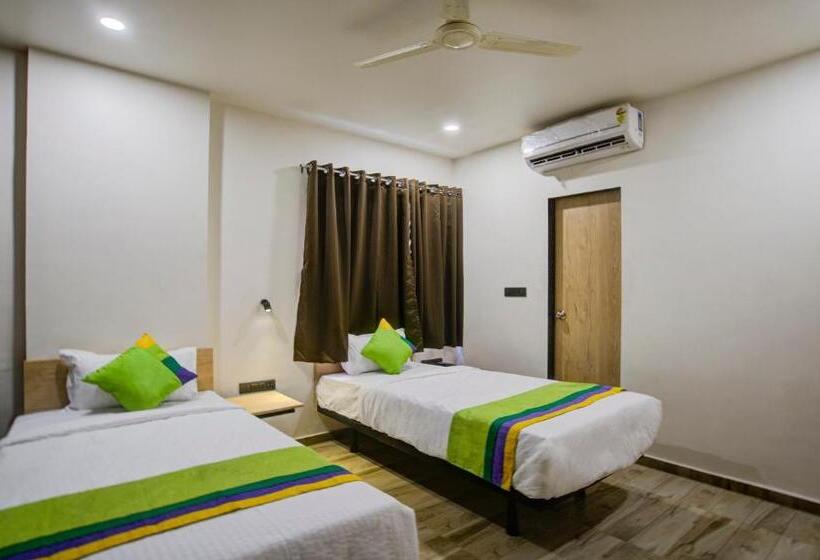 اتاق استاندارد, Treebo Grand Lotus   3 Km From Textile Market