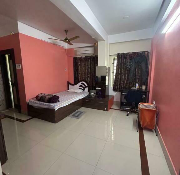 اتاق لوکس یک تخته, Roop Amrit Guest House