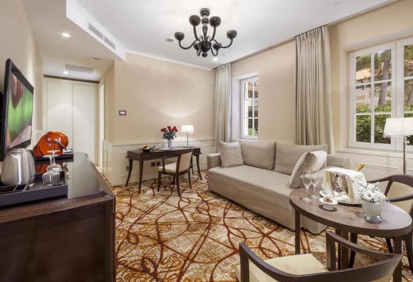 سوییت با چشم‌انداز دریا, Boutique Hotel Alhambra
